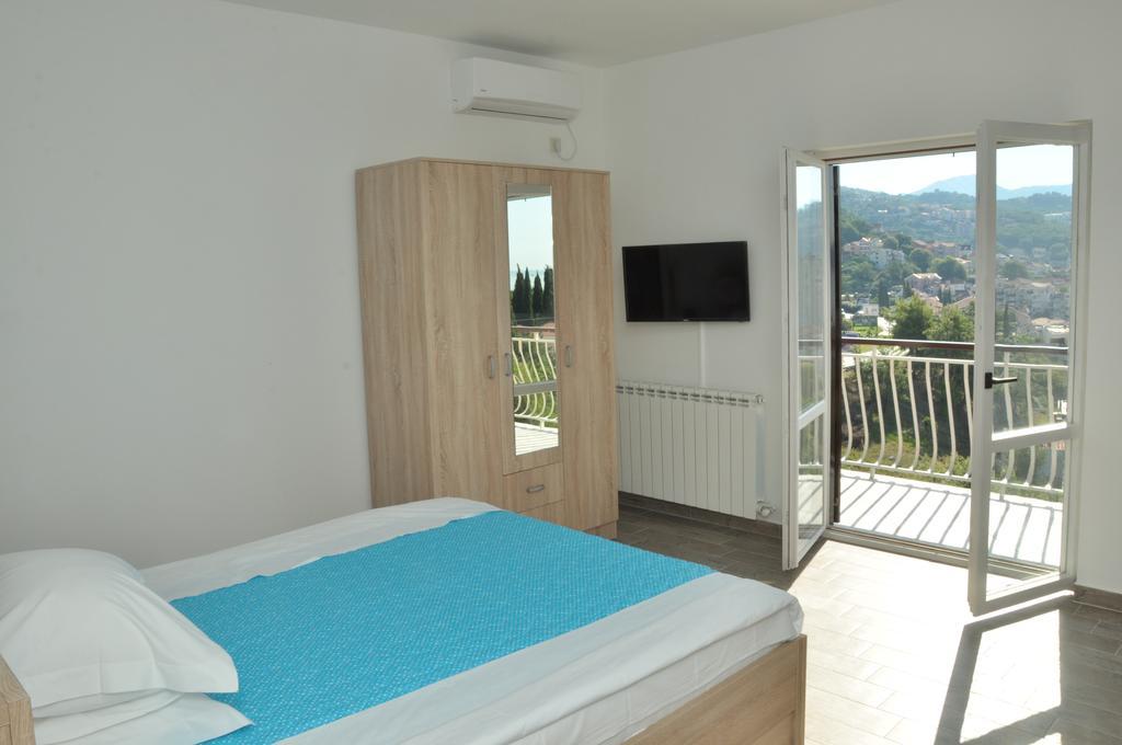 Apartments La Dolce Vita Herceg Novi Exterior photo